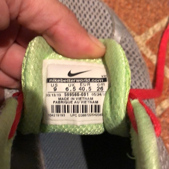 Nike Dual Fusion Lite Silver Sneakers - Picture 5 of 8